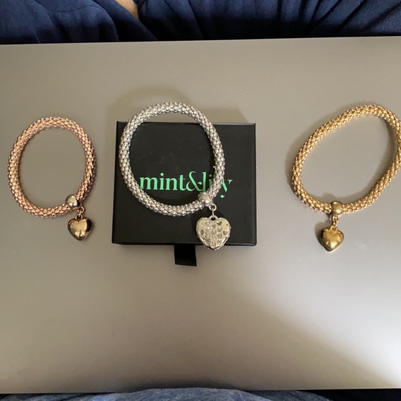 2 Sets of 3 heart bracelets - Picture 2 of 2